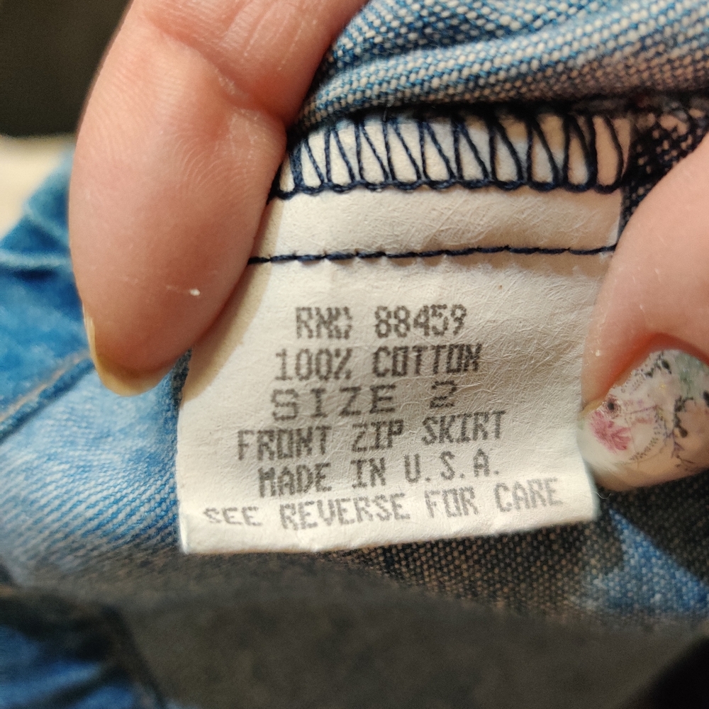 Denim skirt size 2 - Picture 3 of 6